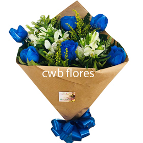 3663 Buquês com meia duzia de rosas azuis 