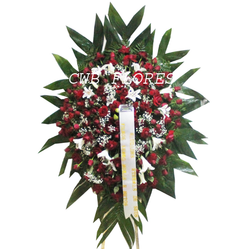 4207 Entrega de coroa com rosas e lirios