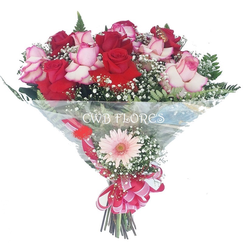 4965 Buquê misto de rosas vermelhas e rosas cor de rosas 